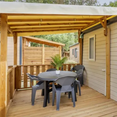 Camping 4 Etoiles - Piscine - Ccbfhha