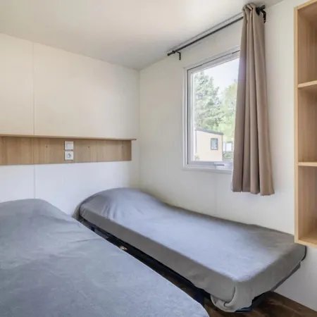 مكان تخييم Camping 4 Etoiles - Piscine - Ccbfhha 4*