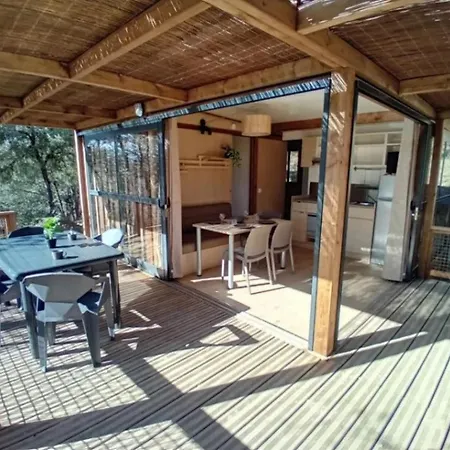 4 Etoiles - Piscine - Ccbfhha 4*