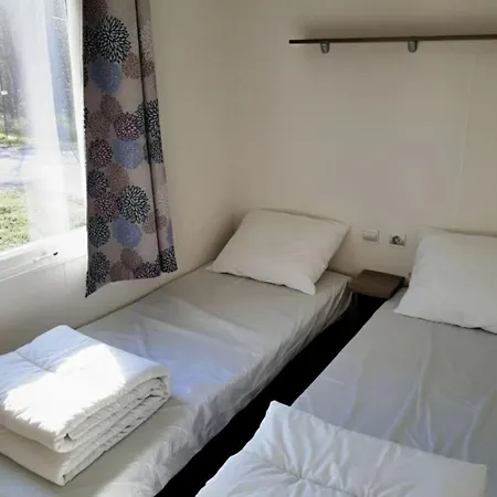 مكان تخييم Camping 4 Etoiles - Piscine - Ccbfhha Boisset-et-Gaujac