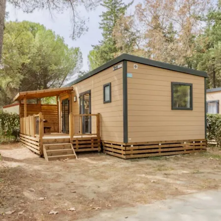 مكان تخييم Camping 4 Etoiles - Piscine - Ccbfhha 4*