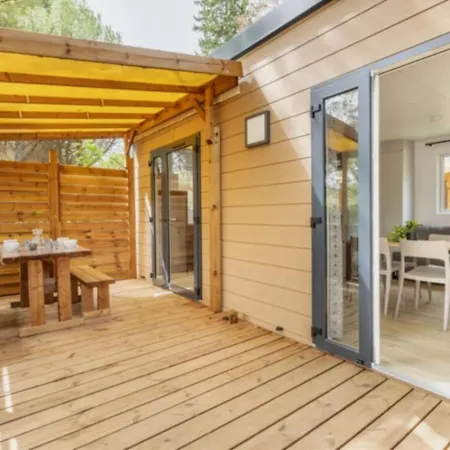 مكان تخييم Camping 4 Etoiles - Piscine - Ccbfhha Boisset-et-Gaujac