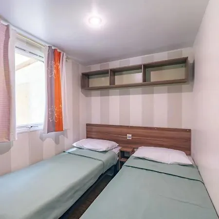 Camping 4 Etoiles - Piscine - Ccbfhha مكان تخييم Boisset-et-Gaujac